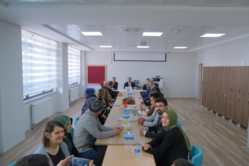 Kaymakamımız Turan Soğukoluk'tan Mimar Sinan İlkokulu Öğretmenlerine Ziyaret